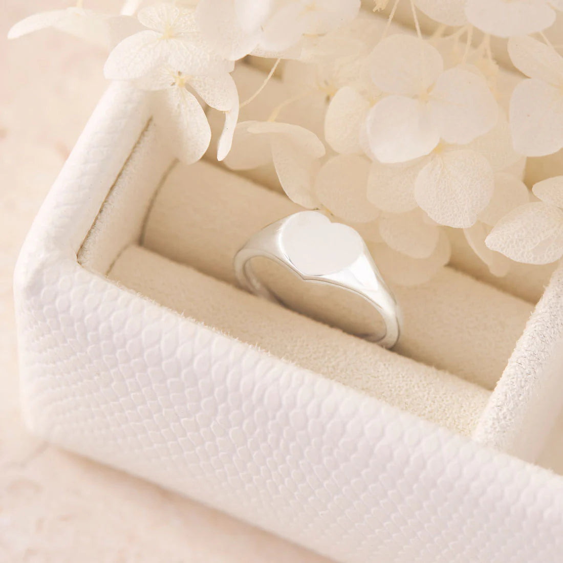 Amore Signet Ring